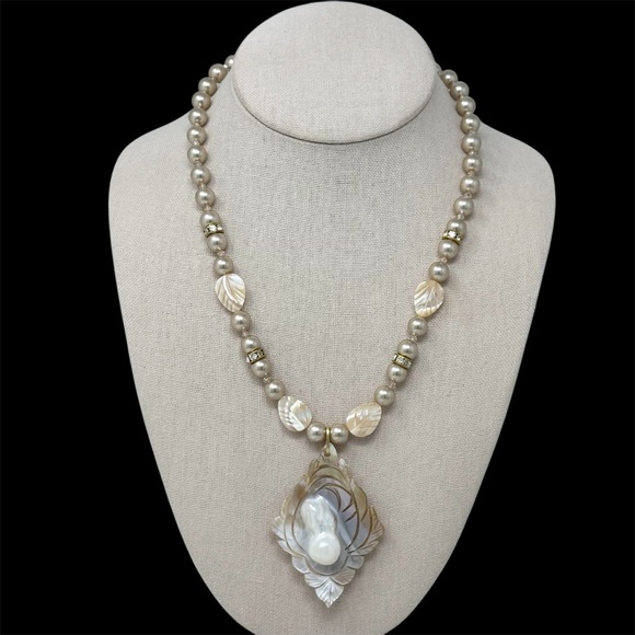 Vintage Carved Blister Pearl Mother of Pearl Beaded Necklace - Picture 1 of 7